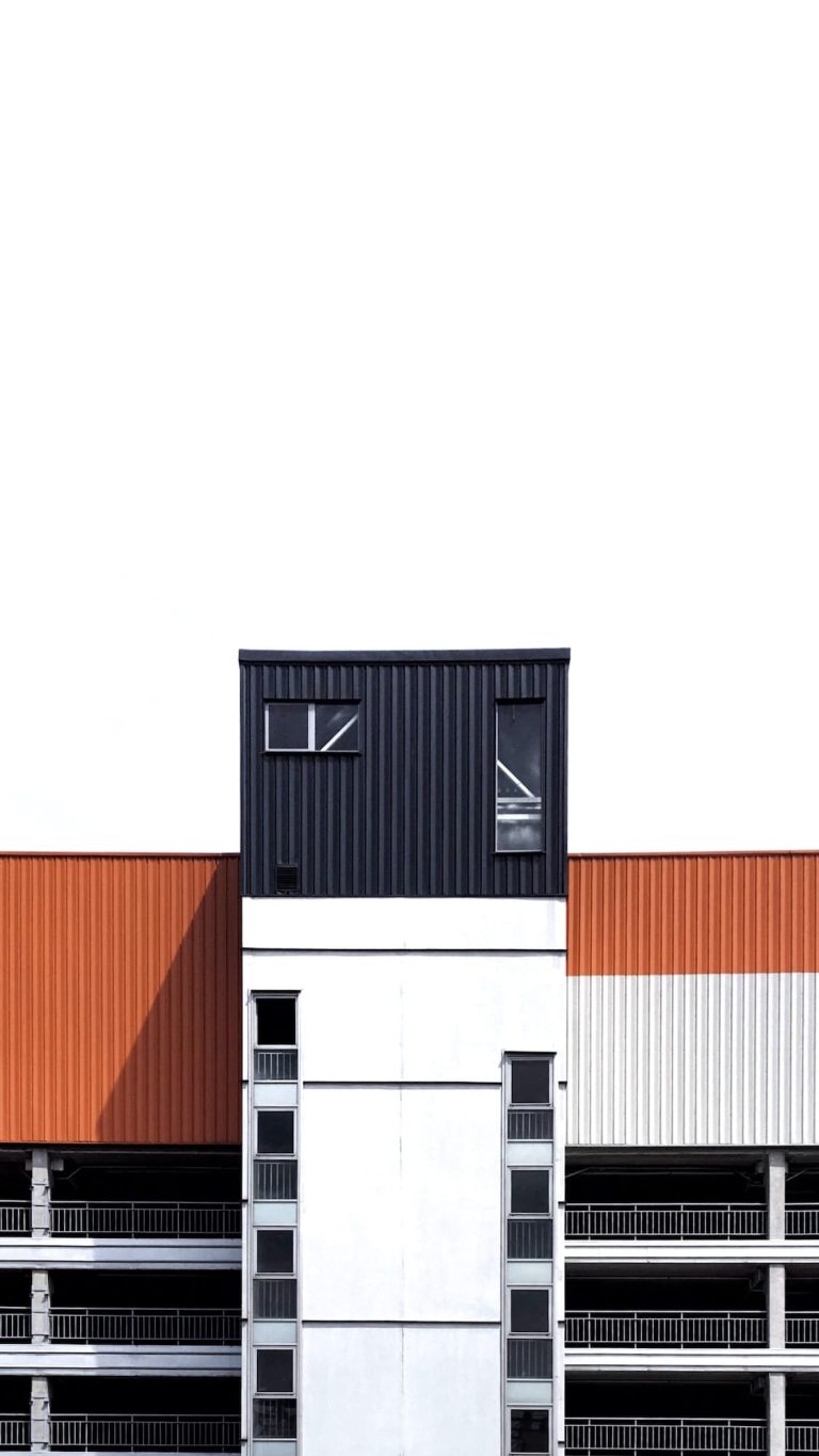 vladimir-malyavko-zUQ48EOURKo-unsplash-768x1365